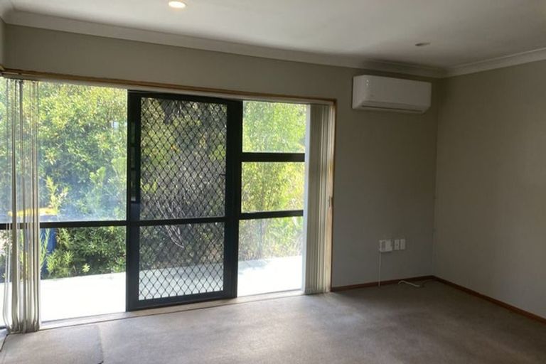 Photo of property in 70a Roberts Road, Glenfield, Auckland, 0629