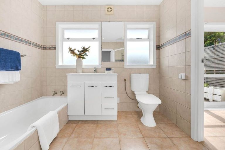 Photo of property in 13 Maugham Drive, Bucklands Beach, Auckland, 2014