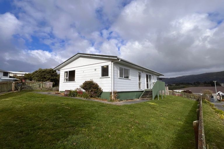 Photo of property in 9 Kivell Street, Ranui, Porirua, 5024