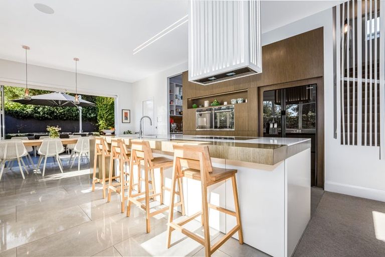 Photo of property in 15 Nikau Street, Eastbourne, Lower Hutt, 5013