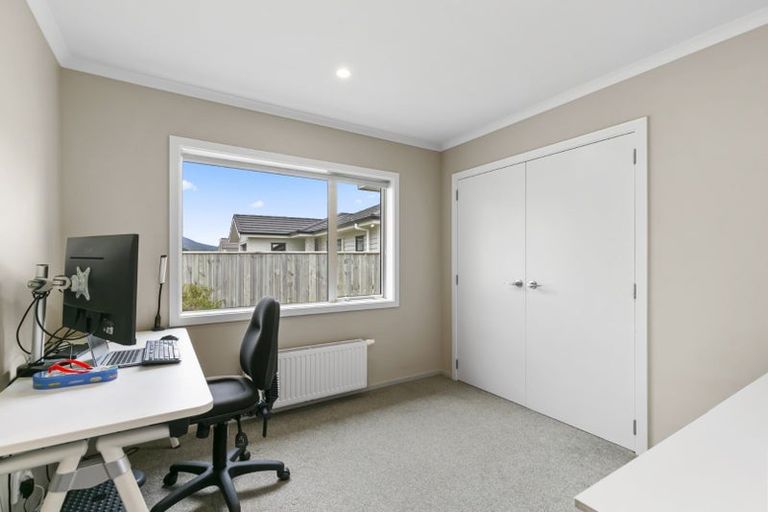 Photo of property in 15 Henrietta Maxwell Grove, Wainuiomata, Lower Hutt, 5014