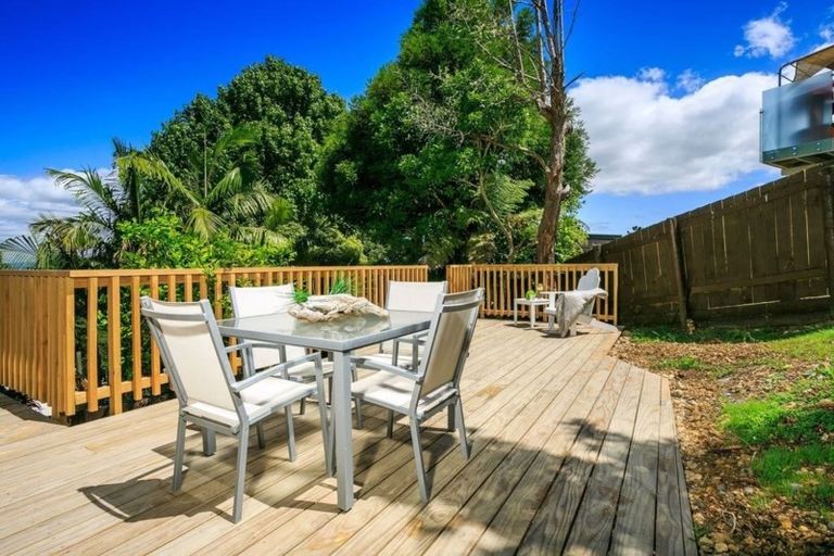 Photo of property in 2/74 Brigantine Drive, Beach Haven, Auckland, 0626