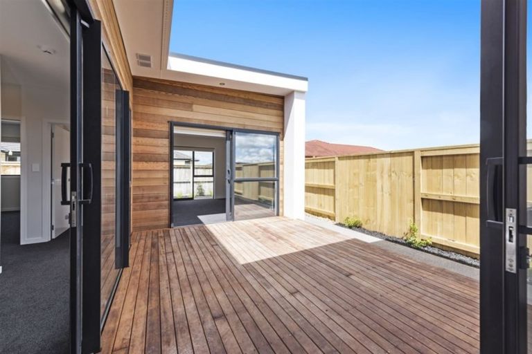 Photo of property in 51 Awatira Drive, Papamoa Beach, Papamoa, 3118