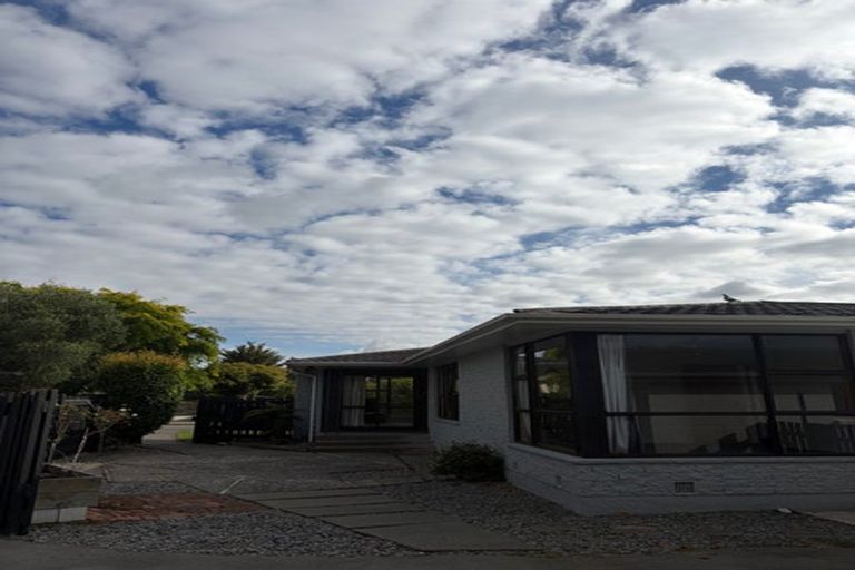 Photo of property in 15 Talltree Avenue, Avonhead, Christchurch, 8042