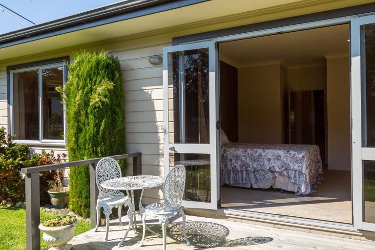 Photo of property in 5 Awhina Drive, Greytown, 5712