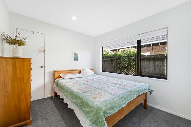 Photo of property in 1/21 Eastern Beach Road, Eastern Beach, Auckland, 2012