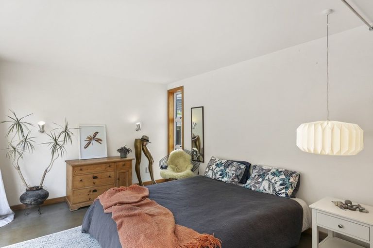 Photo of property in 178 Breaker Bay Road, Breaker Bay, Wellington, 6022