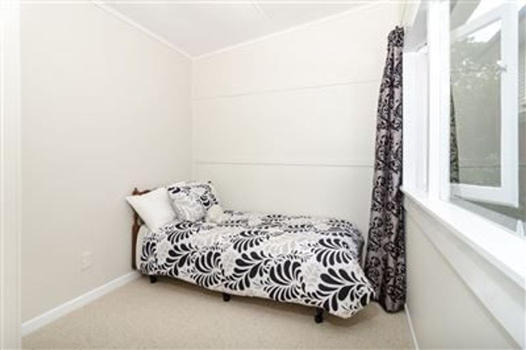 Photo of property in 40 Puriri Street, Helensville, 0800