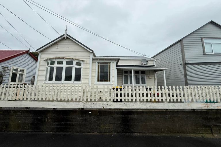 Photo of property in 28 Donald Mclean Street, Newtown, Wellington, 6021