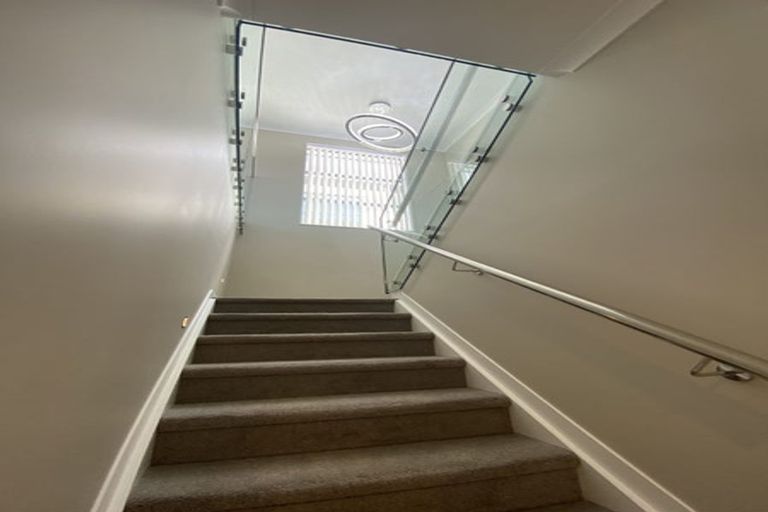 Photo of property in 30 Godfrey Drive, Orewa, 0931