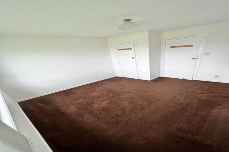 Photo of property in 93 Henderson Valley Road, Henderson, Auckland, 0612