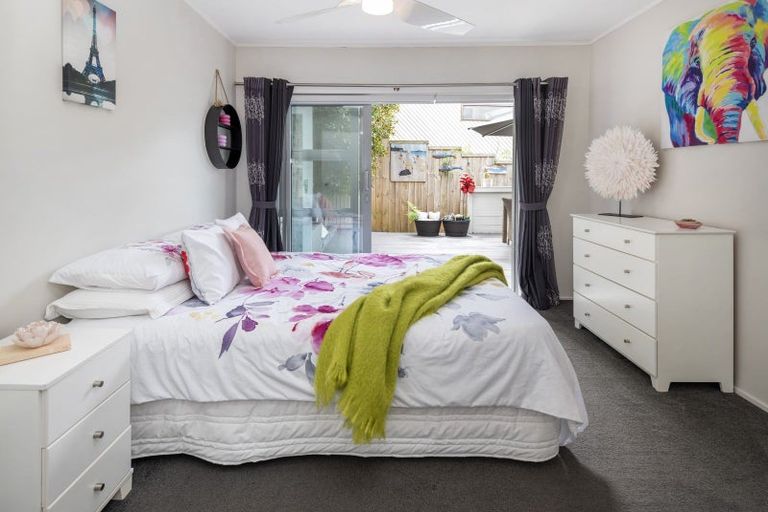 Photo of property in 2/188 Clovelly Road, Bucklands Beach, Auckland, 2012