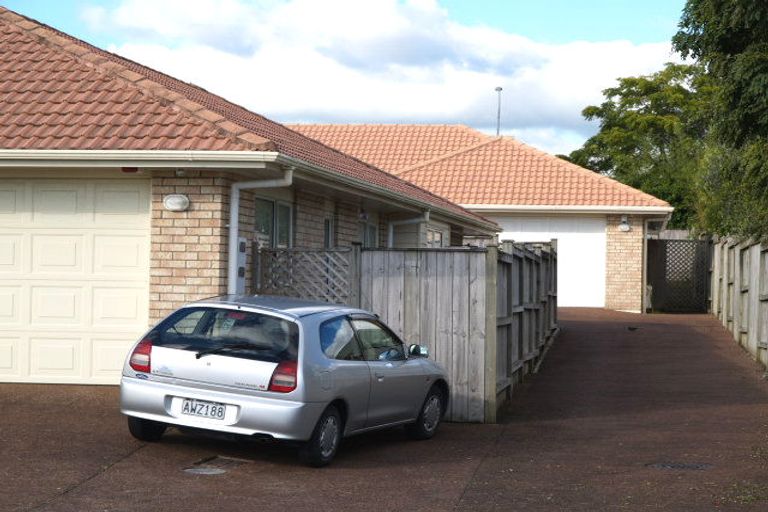 Photo of property in 106 Bob Charles Drive, Golflands, Auckland, 2013