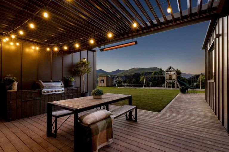 Photo of property in 6 Stockyard Lane, Jacks Point, Queenstown, 9371