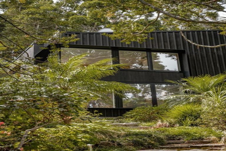 Photo of property in 34 Arapito Road, Titirangi, Auckland, 0604