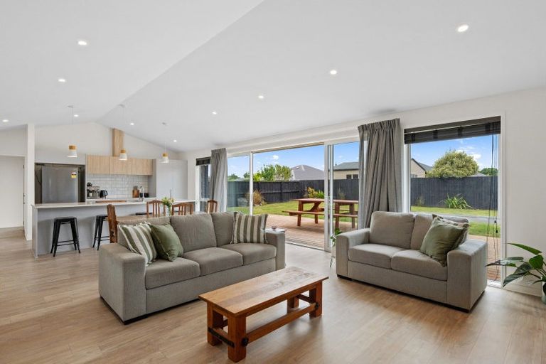 Photo of property in 24 Cressy Place, Darfield, 7510