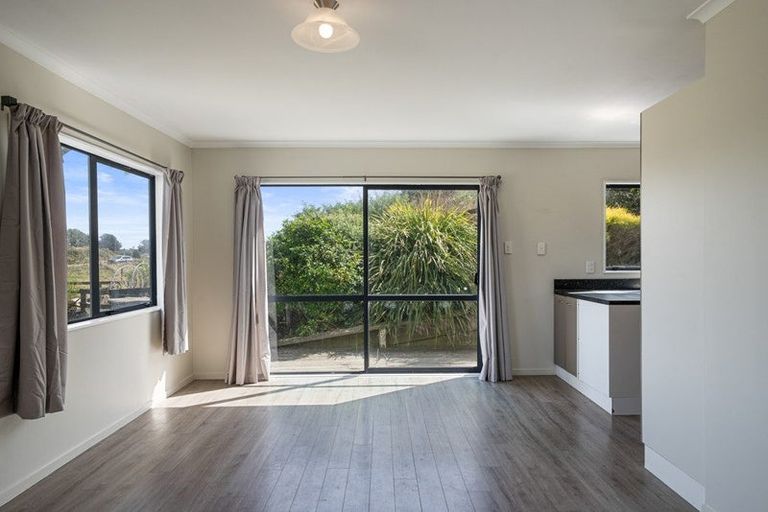 Photo of property in 118 Strathnaver Drive, Waikawa Beach, Levin, 5573