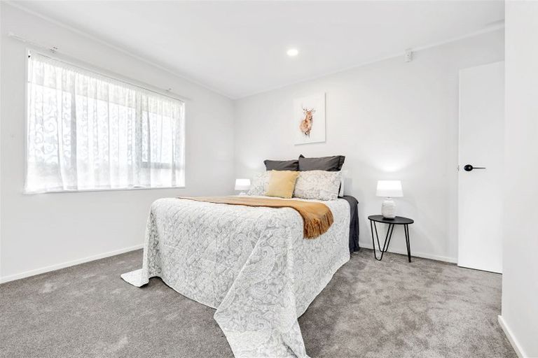 Photo of property in 13 Eroni Clarke Close, Flat Bush, Auckland, 2019