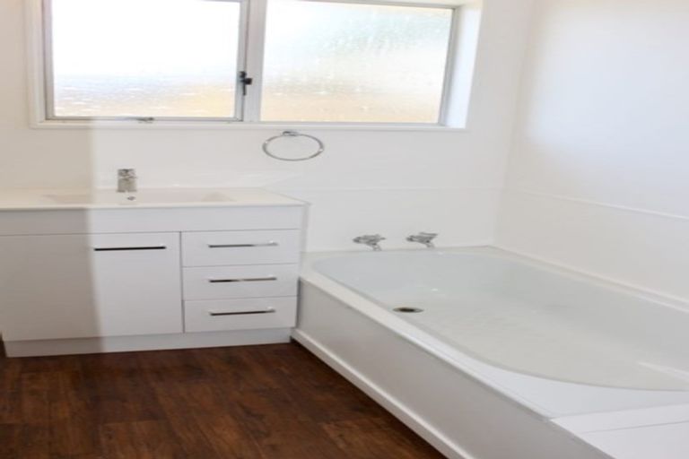 Photo of property in 2/10 Fenton Street, Papatoetoe, Auckland, 2025