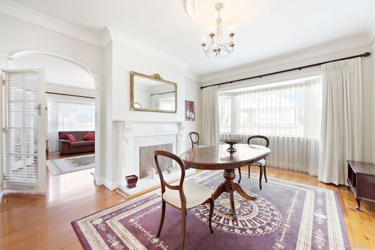 Photo of property in 399 Lake Road, Takapuna, Auckland, 0622