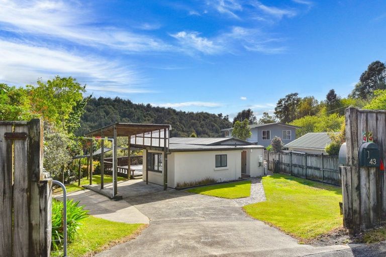 Photo of property in 43 Oxford Road, Lake Rotoma, Rotorua, 3074