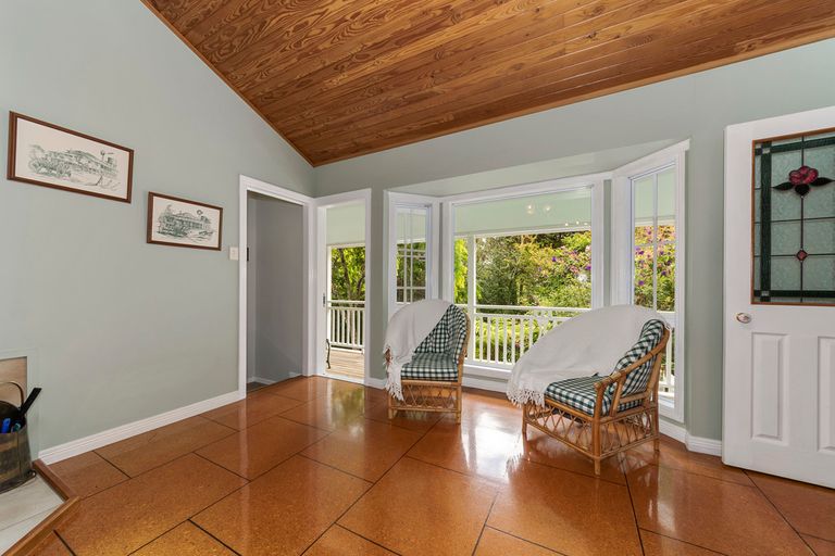 Photo of property in 1a Cochran Road, Oratia, Auckland, 0604