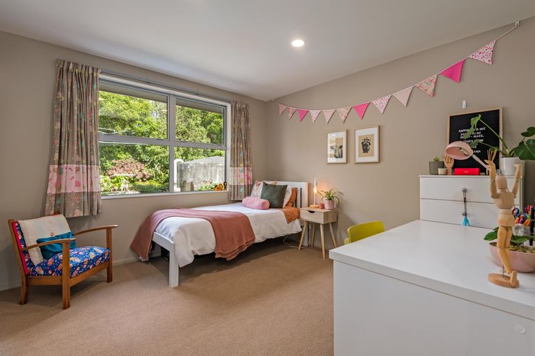 Photo of property in 38 Oram Drive, Turitea, Palmerston North, 4472