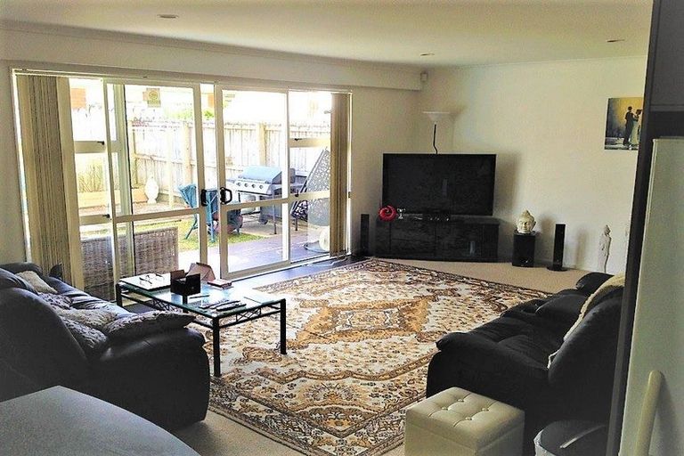 Photo of property in 28 Lime Crescent, Papakura, 2110