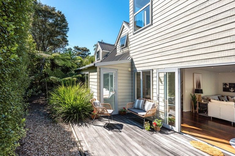 Photo of property in 88 Queens Drive, Oneroa, Waiheke Island, 1081