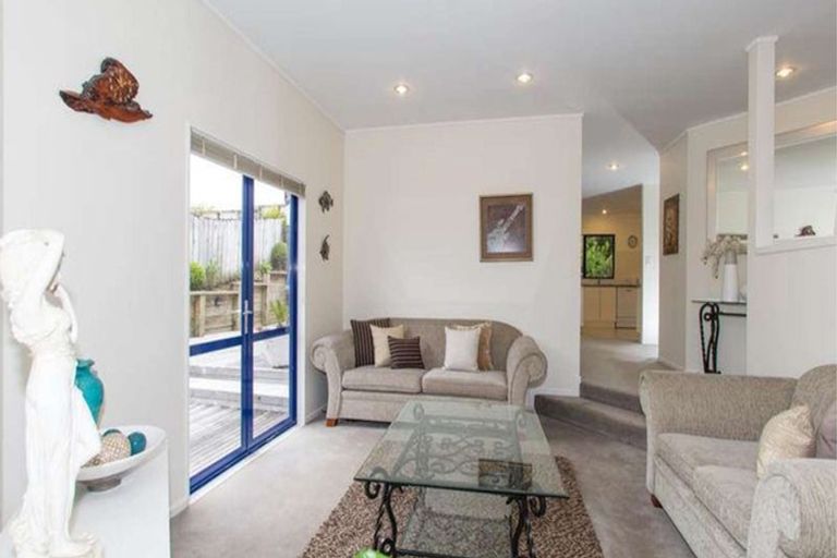 Photo of property in 8 Rimu Rise, Albany, Auckland, 0632