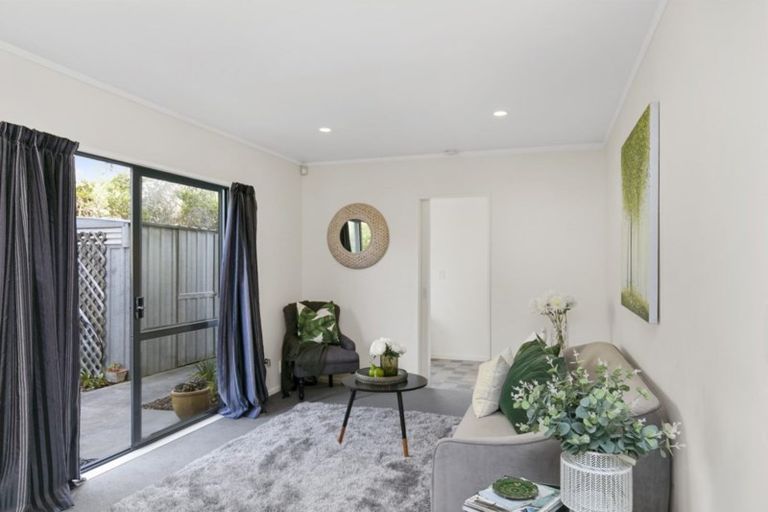 Photo of property in 5 Furlong Crescent, Churton Park, Wellington, 6037