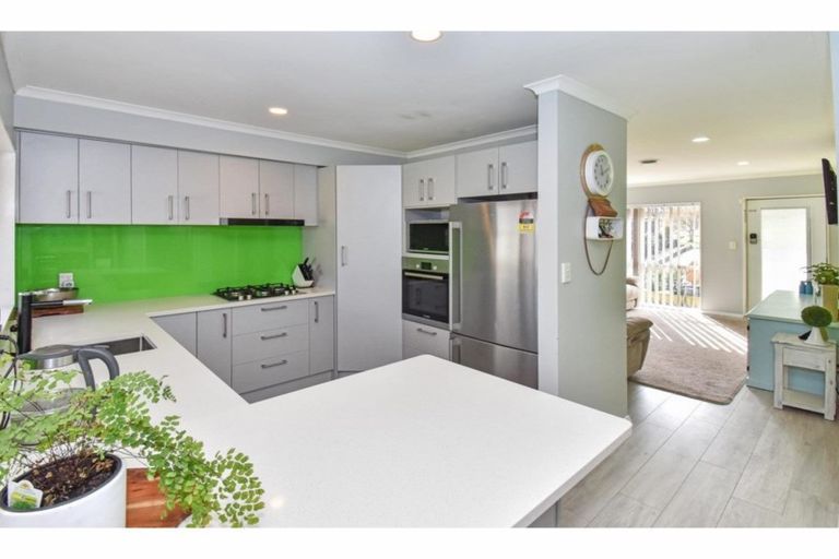 Photo of property in 8 Wairere Road, The Gardens, Auckland, 2105