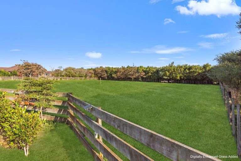 Photo of property in 468 Tararua Road, Levin, 5571