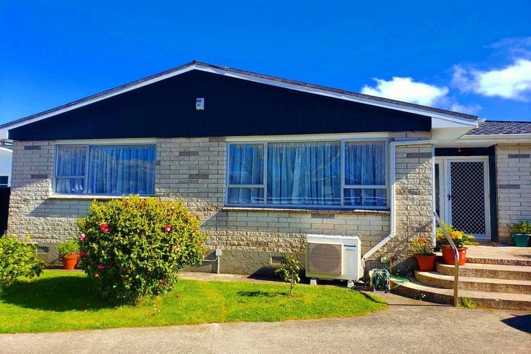 Photo of property in 5 Percy Cameron Street, Avalon, Lower Hutt, 5011