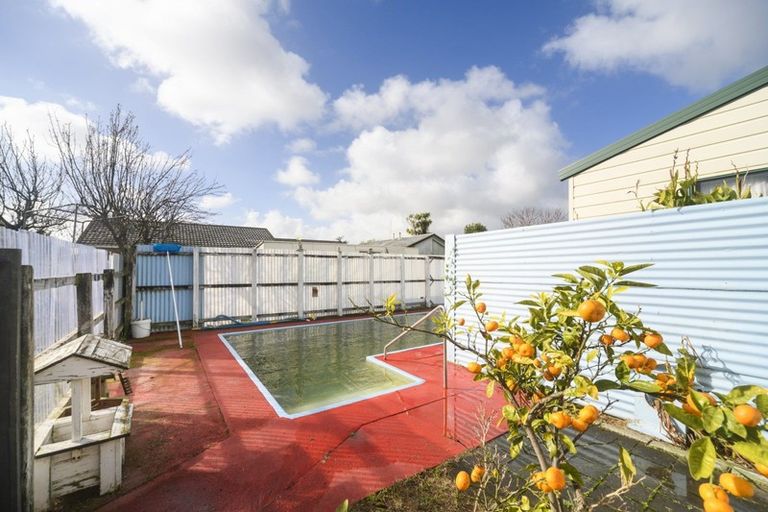 Photo of property in 698 Pioneer Highway, Takaro, Palmerston North, 4412