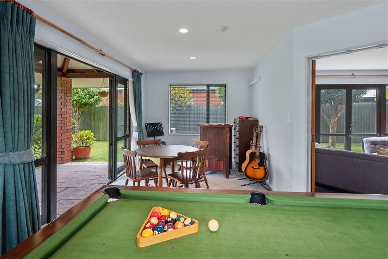 Photo of property in 1 Wendy Place, Heathcote Valley, Christchurch, 8022