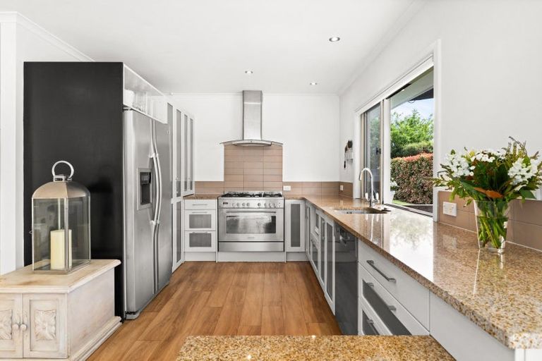 Photo of property in 17 Brookvale Road, Havelock North, 4130