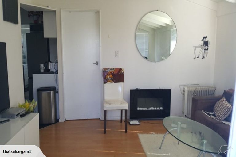 Photo of property in 18/125 Queens Drive, Lyall Bay, Wellington, 6022