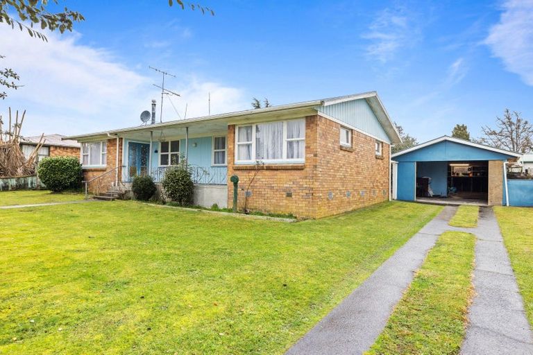 Photo of property in 17 Kenmore Place, Tokoroa, 3420