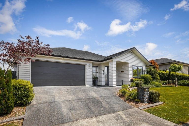 Photo of property in 91 Pohutukawa Parade, Riverhead, 0820