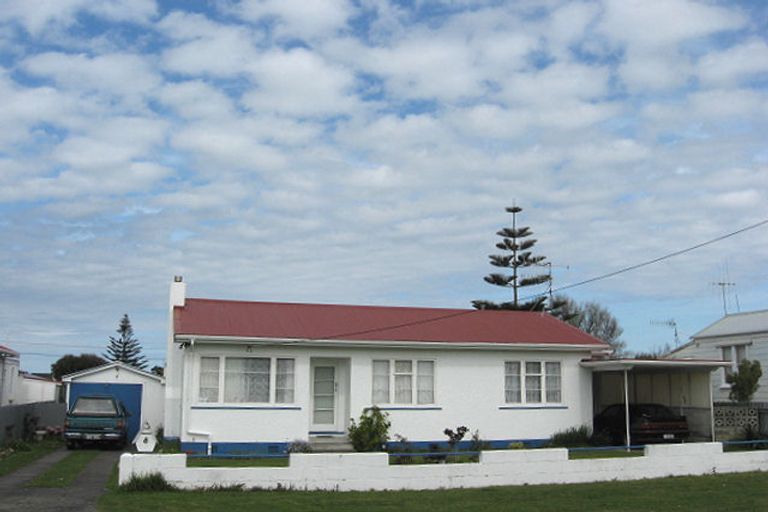 Photo of property in 8 Ruapehu Street, Castlecliff, Whanganui, 4501