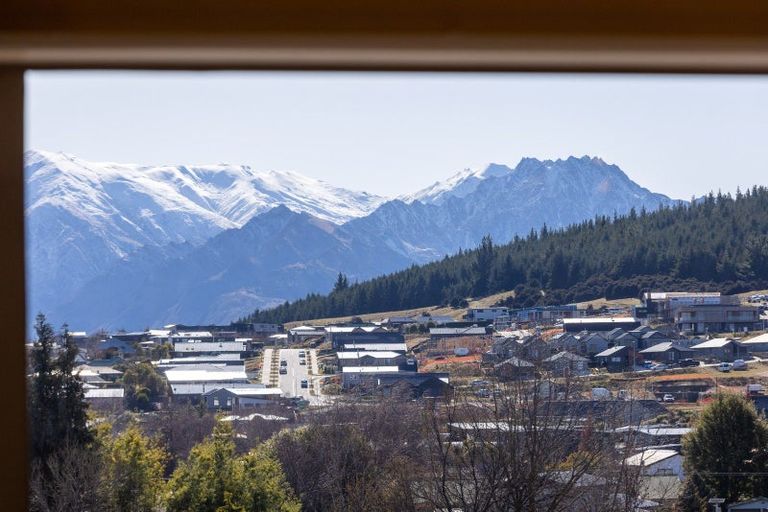Photo of property in 73 Totara Terrace, Wanaka, 9305