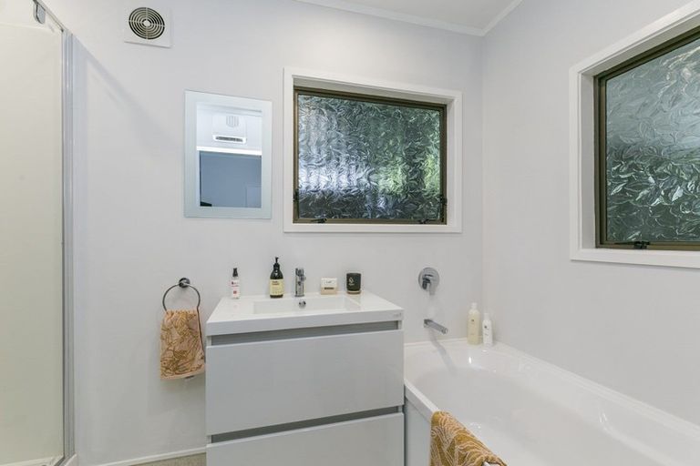 Photo of property in 76 Khandallah Road, Ngaio, Wellington, 6035