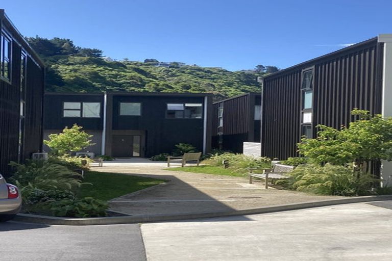 Photo of property in 17 Rua Kai Way, Brooklyn, Wellington, 6021