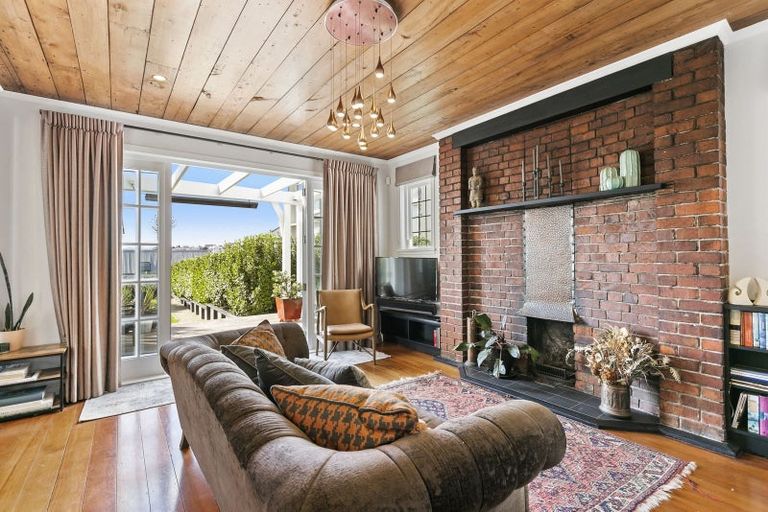 Photo of property in 43 Pirie Street, Mount Victoria, Wellington, 6011