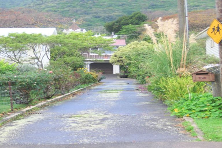 Photo of property in 35 Seddon Street, Waikanae, 5036