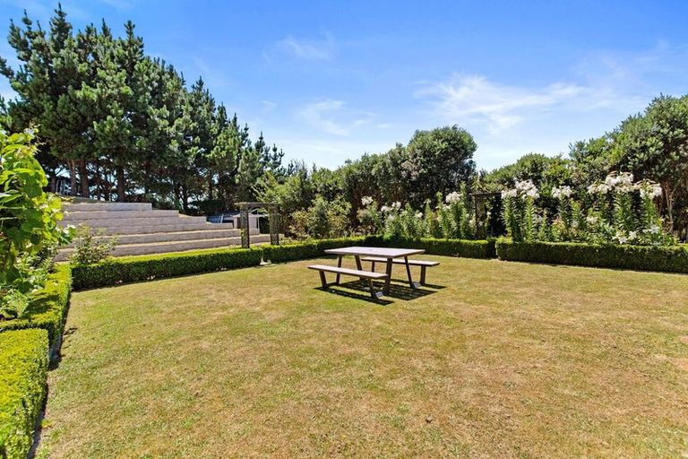 Photo of property in 40 Bing Lucas Drive, Tawa, Wellington, 5028