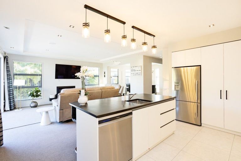 Photo of property in 11 Northside Drive, Waikiwi, Invercargill, 9810