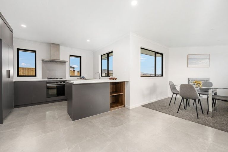 Photo of property in 59 Atlantic Drive, Fitzherbert, Palmerston North, 4410