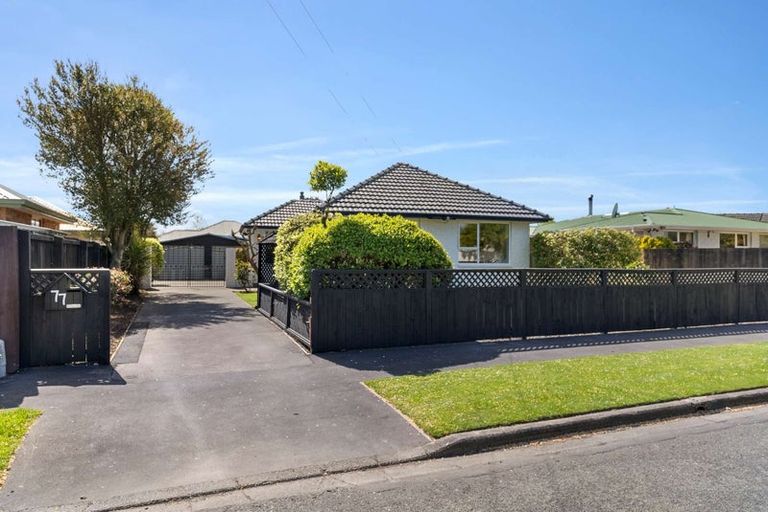 Photo of property in 77 Farquhars Road, Redwood, Christchurch, 8051